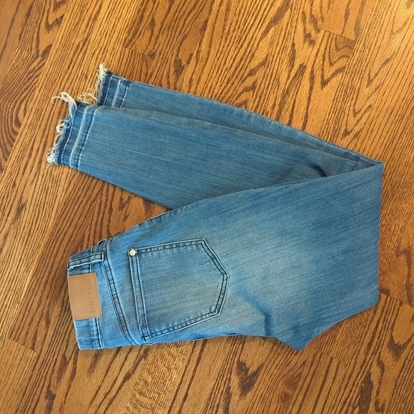 Judy Blue Pull On Comfy Skinny Blue Jeans Relaxed Raw Hem W27 L27.5 - Picture 6 of 9